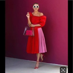 Sale! Petersyn Mesa Top in Red Stretch